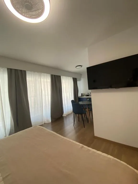 Superior Δωμάτιο με Μικρή Κουζίνα — Living Yard Acropolis